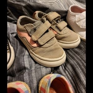 Toddler shoes size 6